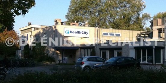 Gevelreiniging sportschool healthcity in Roosendaal